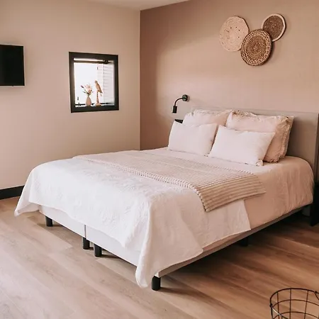 De Woerdt Bed & Breakfast Altforst